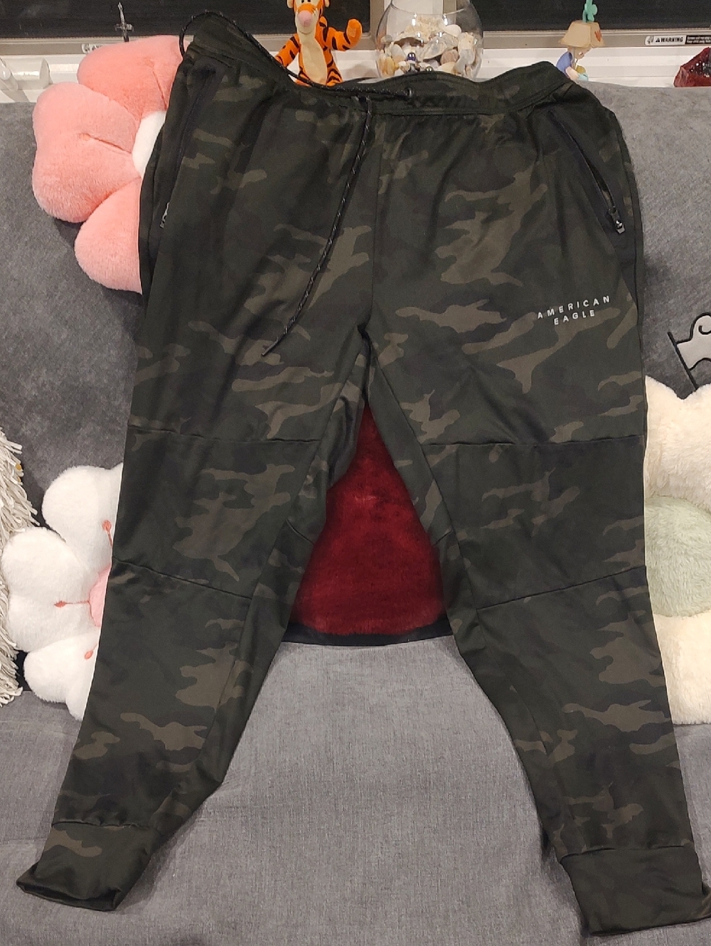 American Eagle Camouflage Outfitters  Olive Camo Joggers Size XL